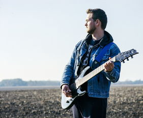 乐鱼电竞· (中国)官方网站-冠军李雯雯：努力让我梦想触手可及！，李雯雯获奖视频